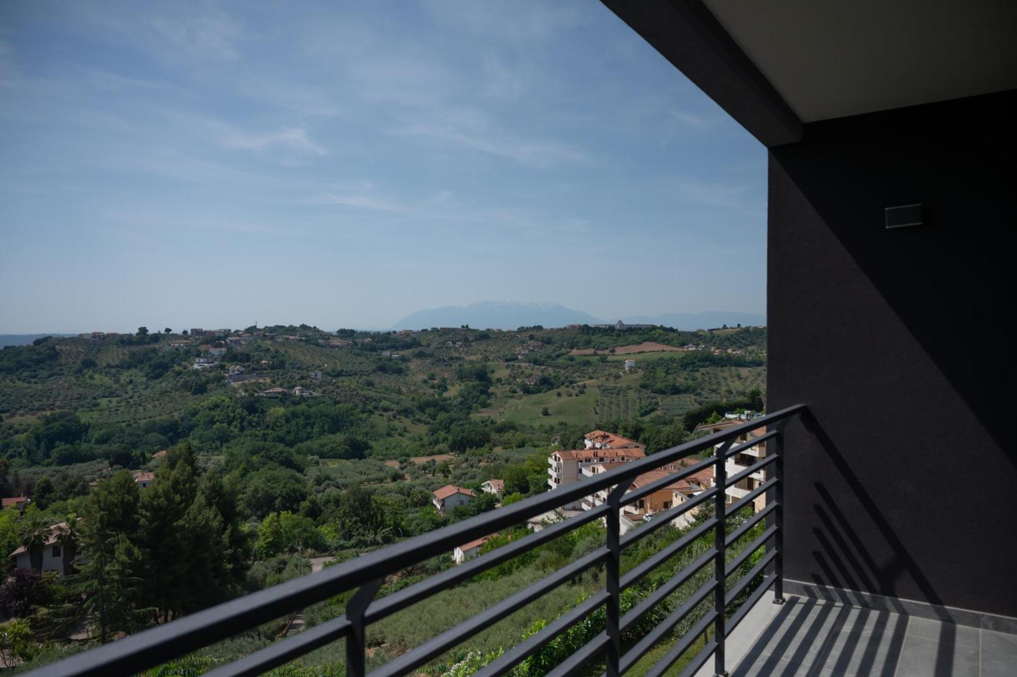 Casa Vista Mare E Colline A Montesilvano Colle Esterno foto